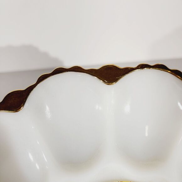 Vtg Anchor Hocking Milk Glass Deviled Egg Plate 22K Gold Trim Scalloped Edge - Picture 6 of 7